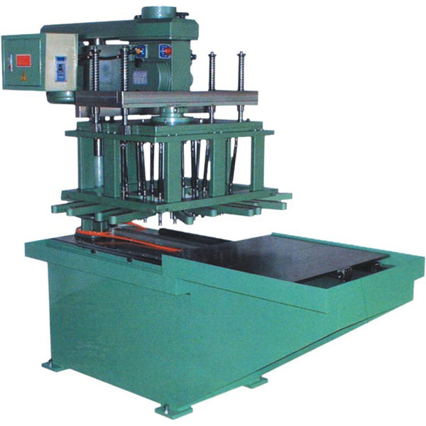 电脑钣金外壳多轴攻牙机